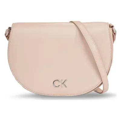 Kabelka Calvin Klein Ck Daily Saddle Bag_Pearlized K60K611883 Šedá