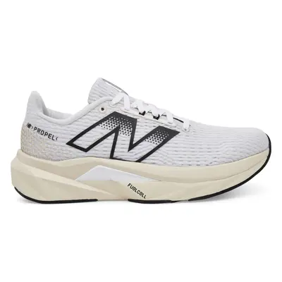 Běžecké boty New Balance FuelCell Propel v5 WFCPRCX5 Bílá