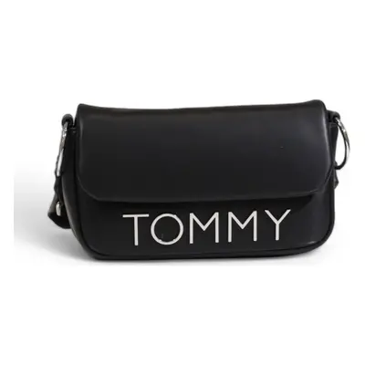 Tommy Hilfiger TJW BOLD ELONGATED FLAP CROSS. AW0AW16258 Černá