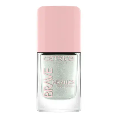 Catrice Brave Metallics Nail Polish - 02 Sweet As Sugar Bílá