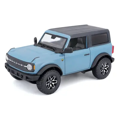 Modrý model Ford Bronco 2021 v meřítku 1 : 24