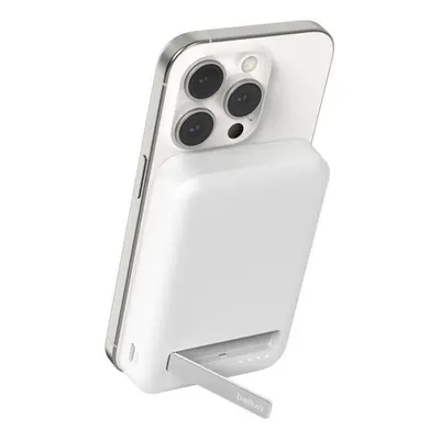 Belkin Boost Charge Pro (Qi2) MagSafe powerbanka, 8000mAh, 15W, bílá