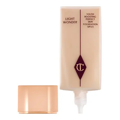 Charlotte Tilbury Lehký tekutý make-up Light Wonder (Foundation) 40 ml 1 Fair