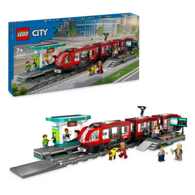 LEGO® City 60423 Tramvaj a zastávka v centru města