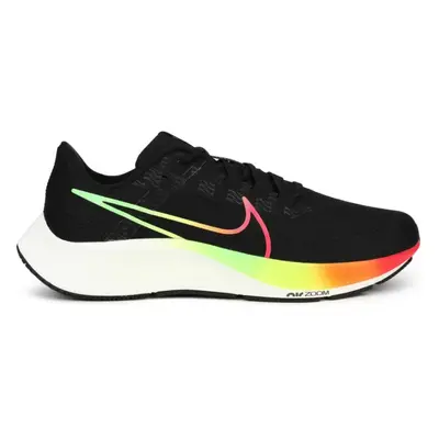 Pánská běžecká obuv NIKE Air Zoom Pegasus 38 black green strike total orange