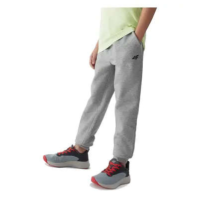 Chlapecké tepláky 4F JUNIOR TROUSERS-JAW23TTROM411-27M-COLD LIGHT GREY MELANGE