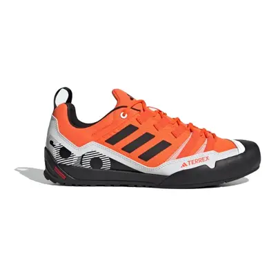 Pánská nízká turistická obuv ADIDAS Terrex Swift Solo 2.0 impact orange core black crystal white