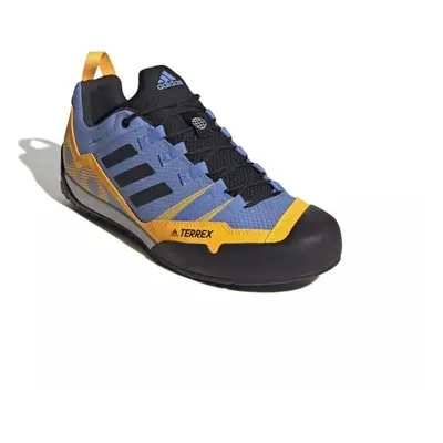 Pánská nízká turistická obuv ADIDAS Terrex Swift Solo Approach blue fusion core black solar gold