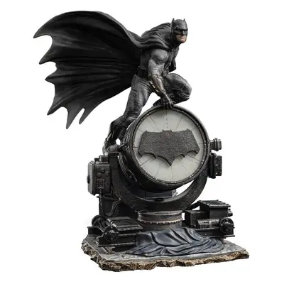 Soška Iron Studios Batman on Batsignal Deluxe - Zack Snyder`S Juistice League - DC Comics - Art 