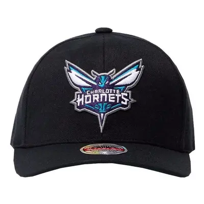 Kšiltovka Mitchell & Ness NBA Charlotte Hornets HHSSINTL102-CHOYYPPPBLCK