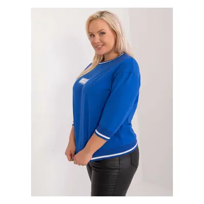 Kobaltově modrá halenka plus size s aplikací