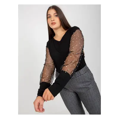 Dámská černá halenka plus size s ozdobnými rukávy.Velikost: 2XL