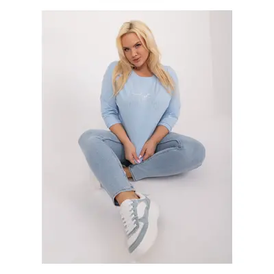 Světle modrá halenka plus size s rozparky JEDNA VELIKOST