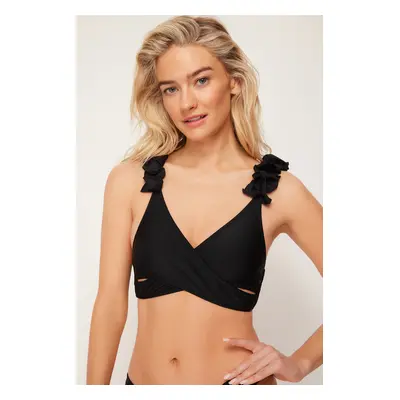 Trendyol Černý Trojúhelníkový Bikiny Top s Volánky