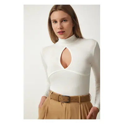 Happiness İstanbul Women's Ecru Cut Out Detailed Viscose Knitted Blouse