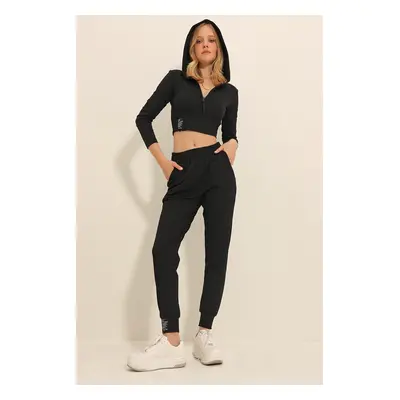 Trend Alaçatı Stili Women's Black Hooded Zippered Crop Top and Double Pocket Corduroy Tracksuit