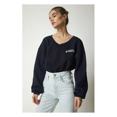 Happiness İstanbul Women's Navy Blue V-Neck Oversize Crop Knitted Sweatshirt