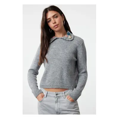 Trendyol Gray Collar Detailed Floral Knitwear Sweater