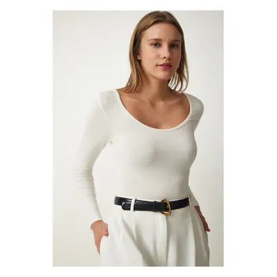 Happiness İstanbul Women's White Wide U Neck Viscose Knitted Blouse