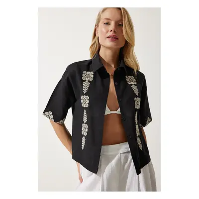 Happiness İstanbul Women's Black Embroidered Short Linen Shirt RG0009