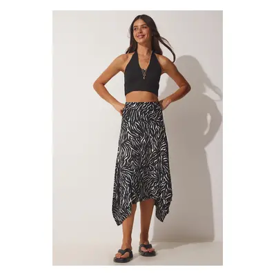 Happiness İstanbul Women's Vibrant Black Patterned Asymmetrical Knitted Skirt