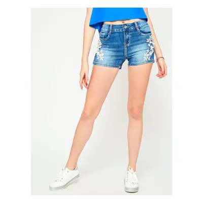 Denim shorts with lace application blue