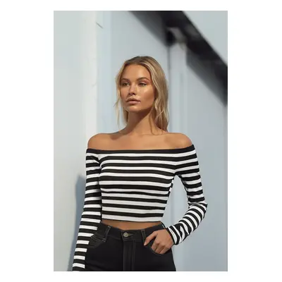 Trendyol Black Striped Carmen Collar Fitted/Slippery Knitted Blouse