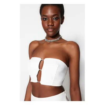 Trendyol Ecru Crop Podšitý Tkaný Lesklý Kamenový Bustier s Detaily Okna/Výřezu