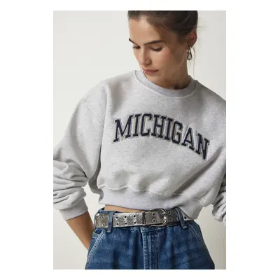 Happiness İstanbul Women's Gray Printed Crop Knitted Sweatshirt