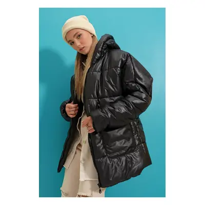 Trend Alaçatı Stili Dámské Černé Kapuce Vnější Kapsa Puffer Módní Oversize Down Coat