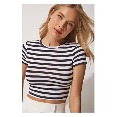 Happiness İstanbul Women's Black and White Striped Crop Knitted T-Shirt