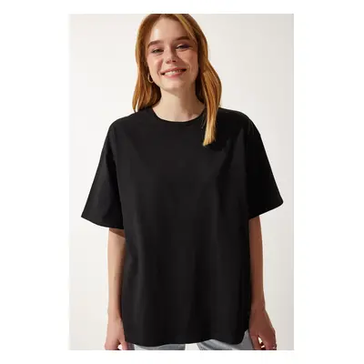 Happiness İstanbul Women's Black Basic Oversize Knitted T-Shirt