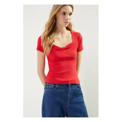 Trendyol Red Fitted Heart Collar Ribbed Stretch Knitted Blouse