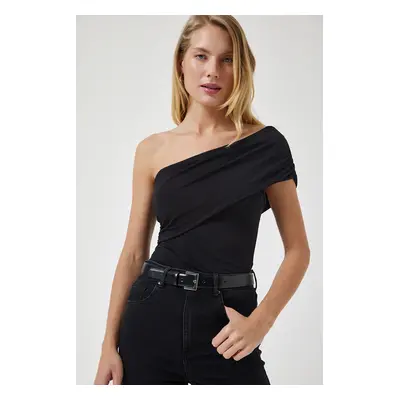 Happiness İstanbul Women's Black One-Shoulder Gathered Knitted Blouse