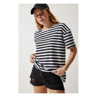 Happiness İstanbul Women's Black Crew Neck Striped Oversize Knitted T-Shirt