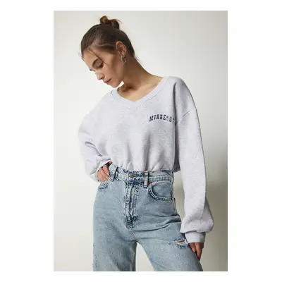 Happiness İstanbul Women's Gray Melange V-Neck Oversize Crop Knitted Sweatshirt