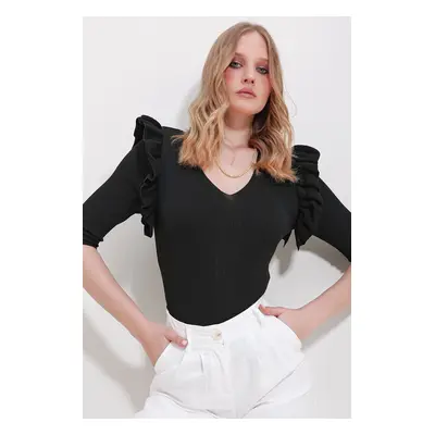 Trend Alaçatı Stili Women's Black V-Neck Frilly Knitwear Blouse