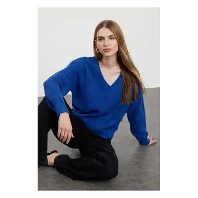 Trendyol Indigo Wide Fit Soft Textured V-Neck Knitwear Sweater