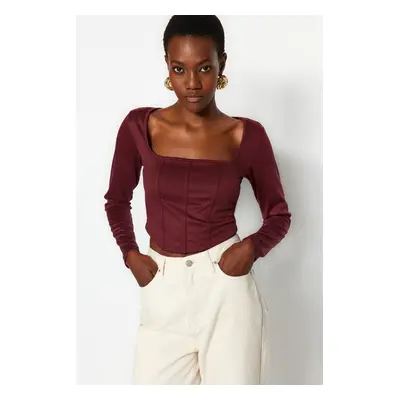 Trendyol Burgundy Piping Detailed Square Neck Fitted/Situated Crop Interlock Knitted Blouse