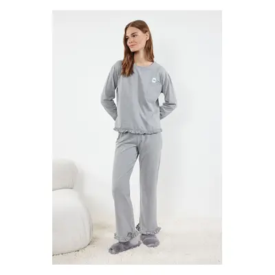 Trendyol Grey Melange Printed Pocket and Ruffle Detailed Knitted Pajama Set