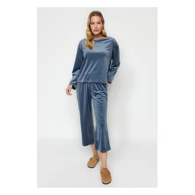 Trendyol Blue Soft Feeling Velvet Tshirt-Capri Knitted Pajama Set