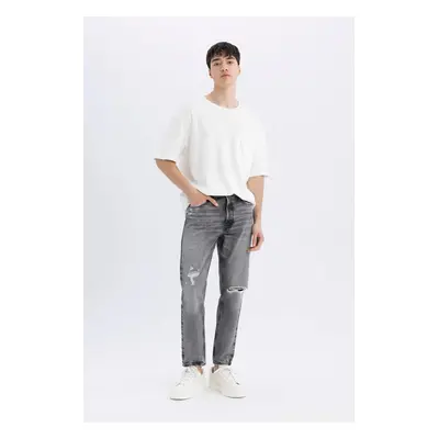 DEFACTO The 90's Slim Fit Slim Fit High Waist Narrow Leg Ripped Detailed Jean Trousers