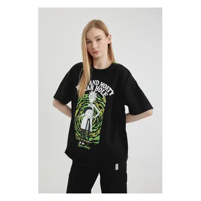 DEFACTO Cool Rick And Morty Oversize Wide Fit Short Sleeve T-Shirt