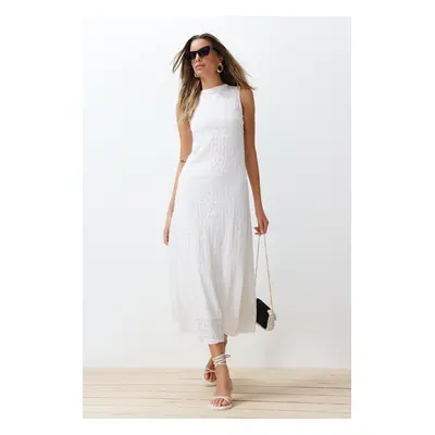 Trendyol White Plain Texture A-line/Bell Form Crew Neck Texture Maxi Dress