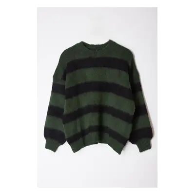 Trendyol Green Soft Texture Wide Pattern Knitwear Sweater