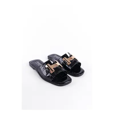 Capone Outfitters Women's H Gold Buckle Slippers