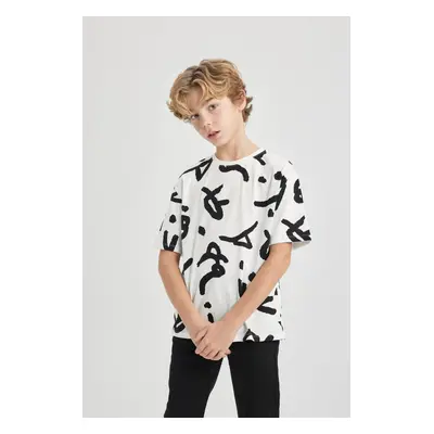 DEFACTO Boy Oversize Wide Pattern Crew Neck Patterned Short Sleeve T-Shirt