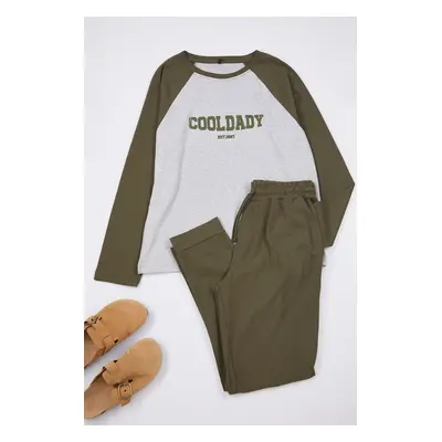 Trendyol Khaki Men's Printed Raglan Sleeve Knitted Pajama Set