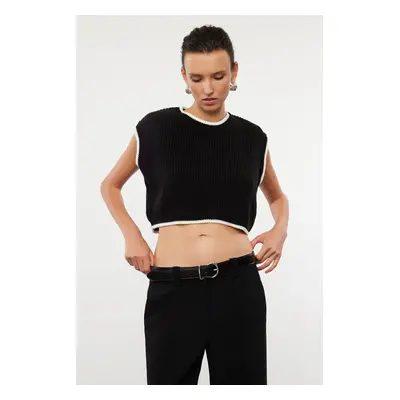 Trendyol Black Crop Knitwear Sweater