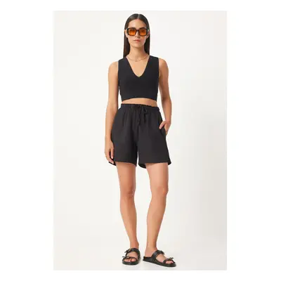 Happiness İstanbul Women's Black Pocket Muslin Shorts